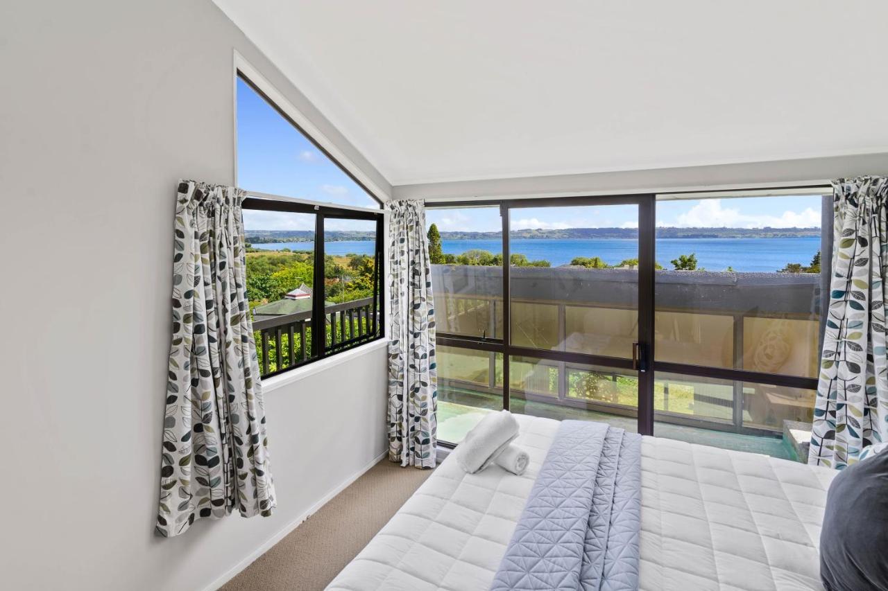 The Bird House - Kawaha Point, Rotorua. Stylish Six Bedroom Home With Space, Views And Relaxed Atmosphere 외부 사진